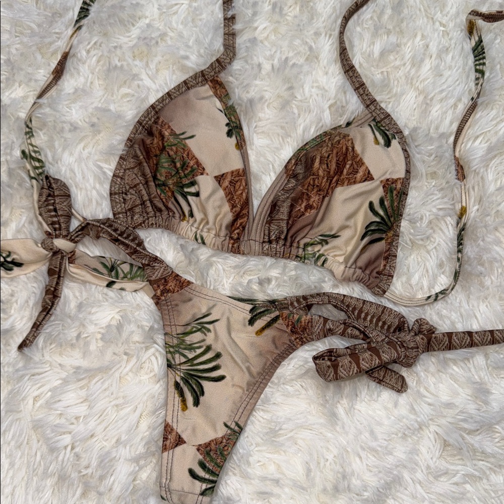 Tropical Print Bikini Set - Picture 2 of 5